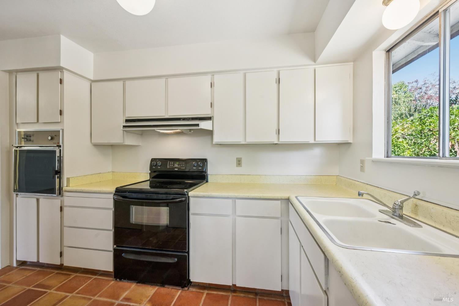 516 Oak Lake Avenue Santa Rosa CA 95409
