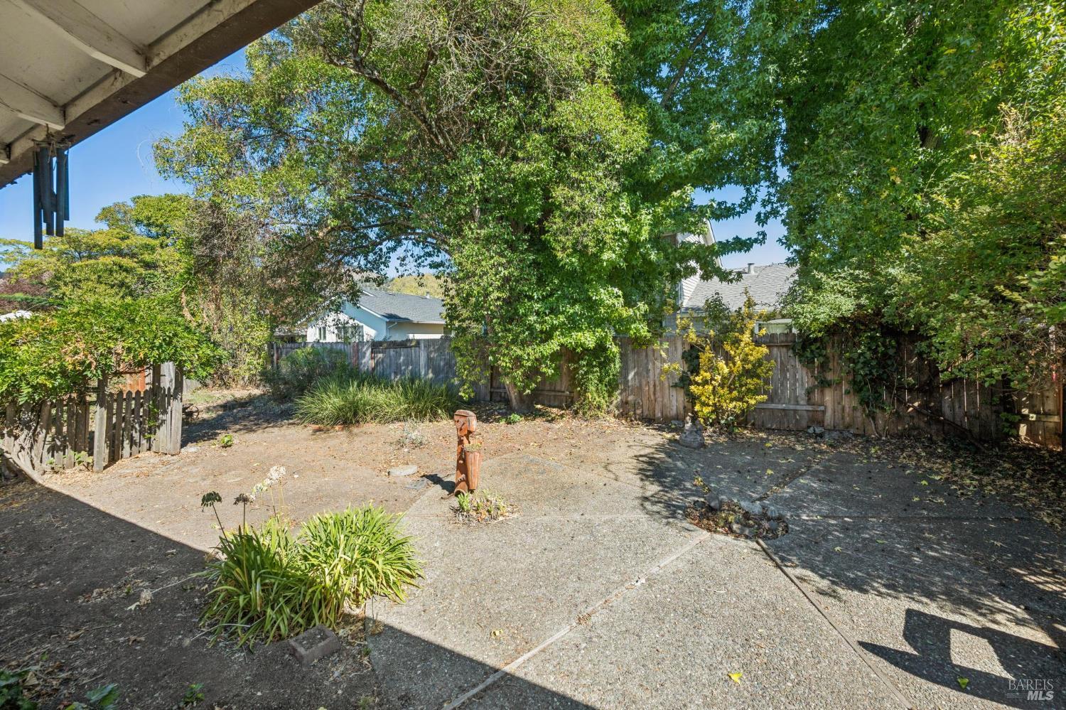 516 Oak Lake Avenue Santa Rosa CA 95409