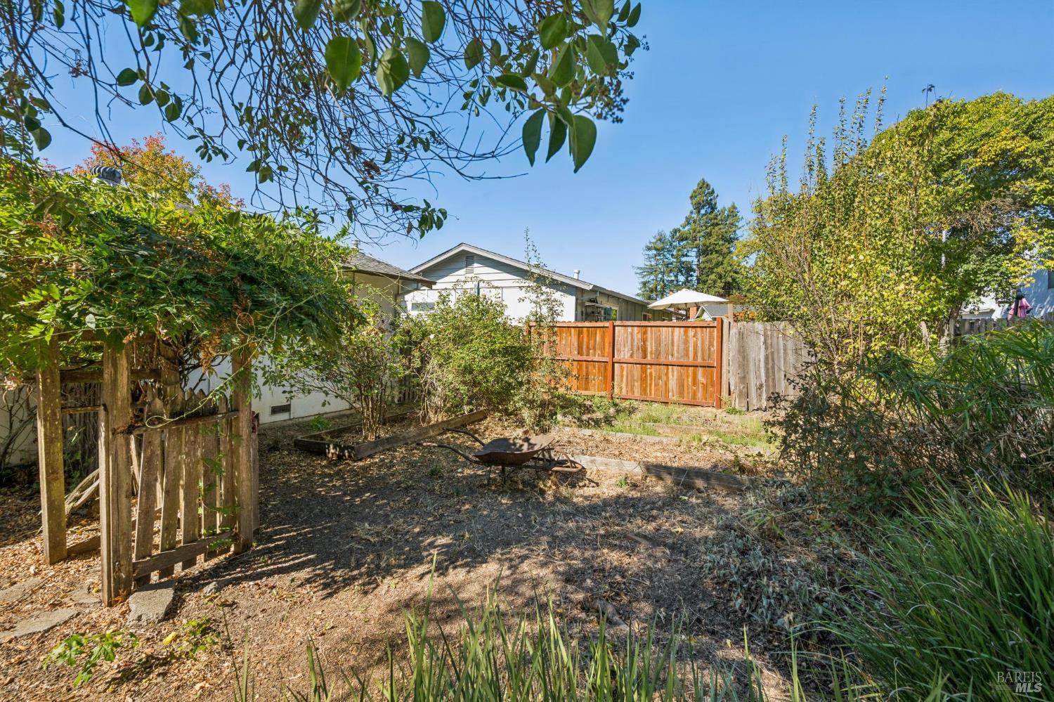 516 Oak Lake Avenue Santa Rosa CA 95409