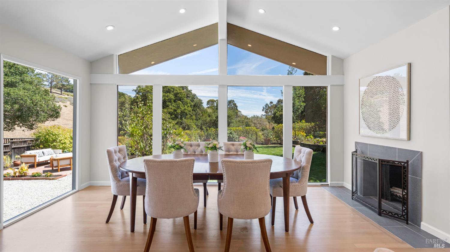 212 San Marino Drive San Rafael CA 94901