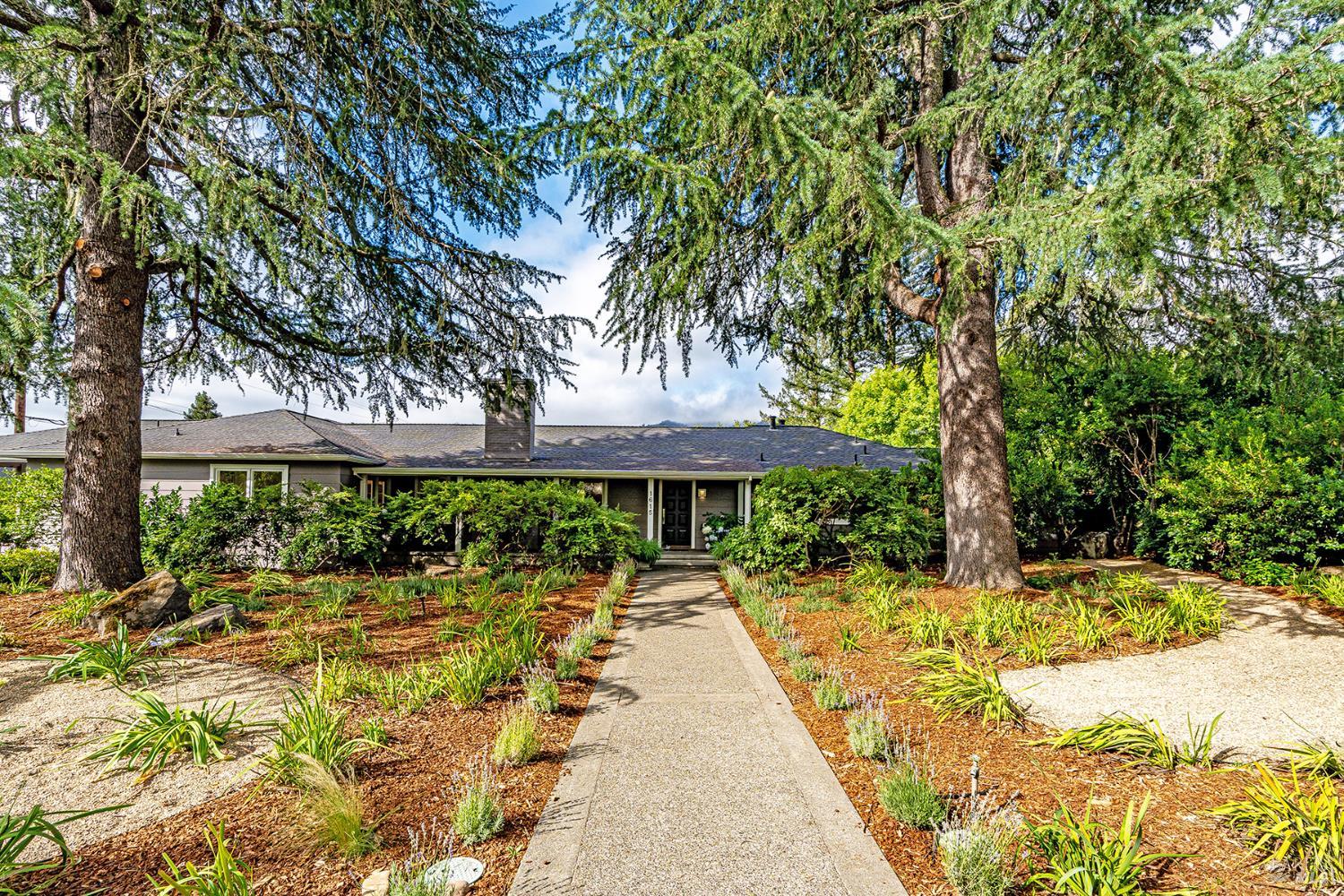 1615 Scott Street St. Helena CA 94574