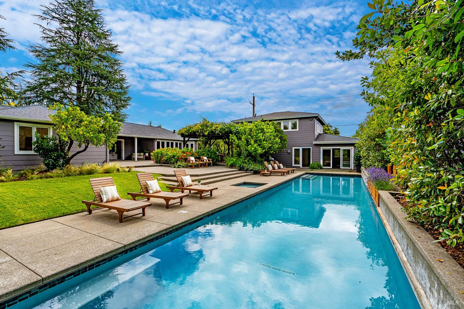 1615 Scott Street St. Helena CA 94574