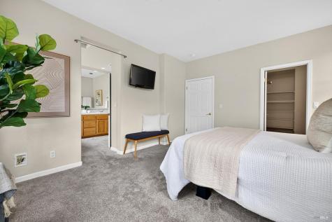 1156 Mitchell Lane Windsor CA 95492