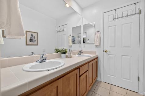 1156 Mitchell Lane Windsor CA 95492