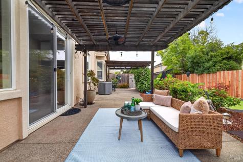 1156 Mitchell Lane Windsor CA 95492