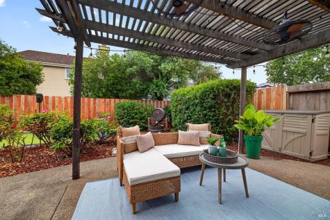 1156 Mitchell Lane Windsor CA 95492