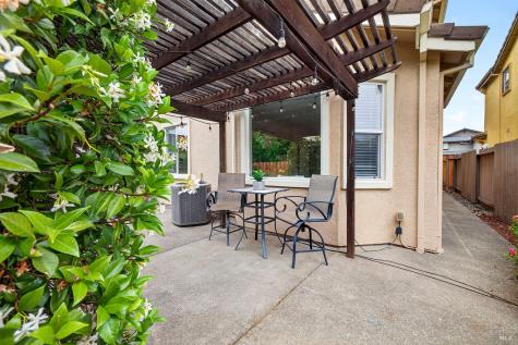 1156 Mitchell Lane Windsor CA 95492