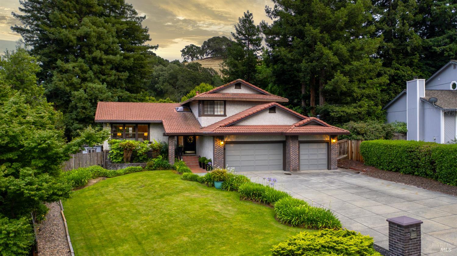 1108 E Sunnyslope Road Petaluma CA 94952
