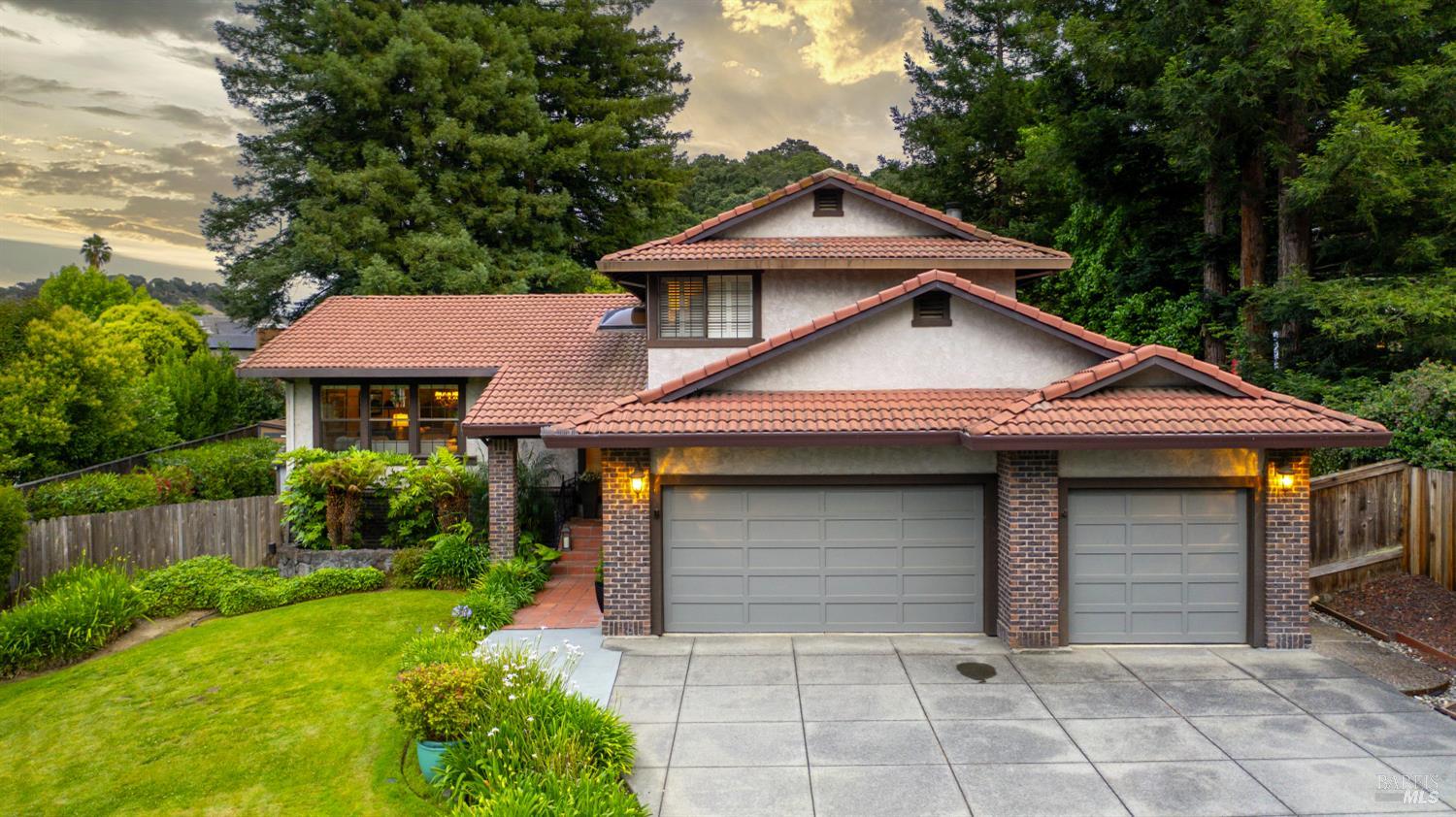 1108 E Sunnyslope Road Petaluma CA 94952