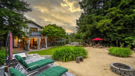 1108 E Sunnyslope Road Petaluma CA 94952