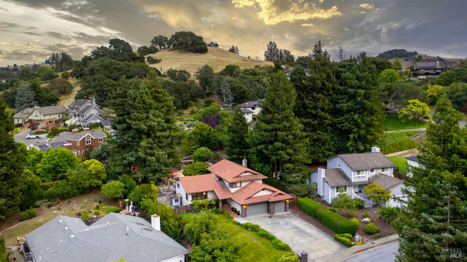 1108 E Sunnyslope Road Petaluma CA 94952