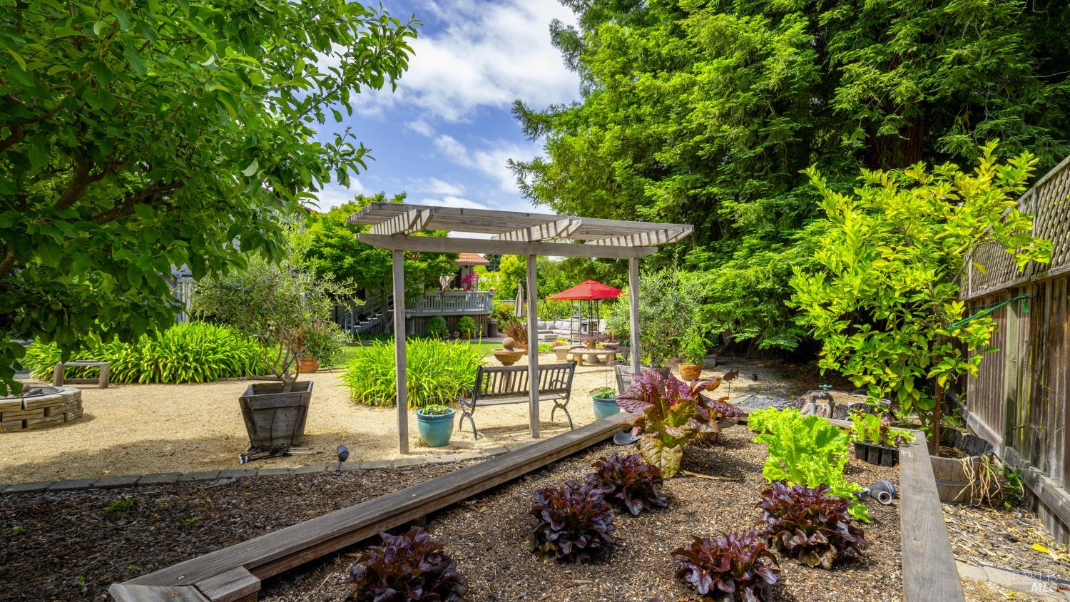 1108 E Sunnyslope Road Petaluma CA 94952