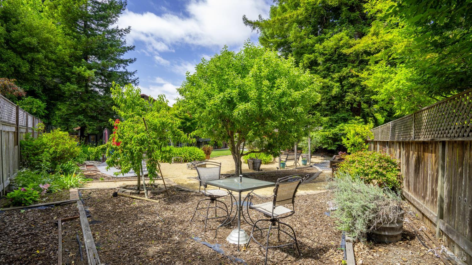 1108 E Sunnyslope Road Petaluma CA 94952