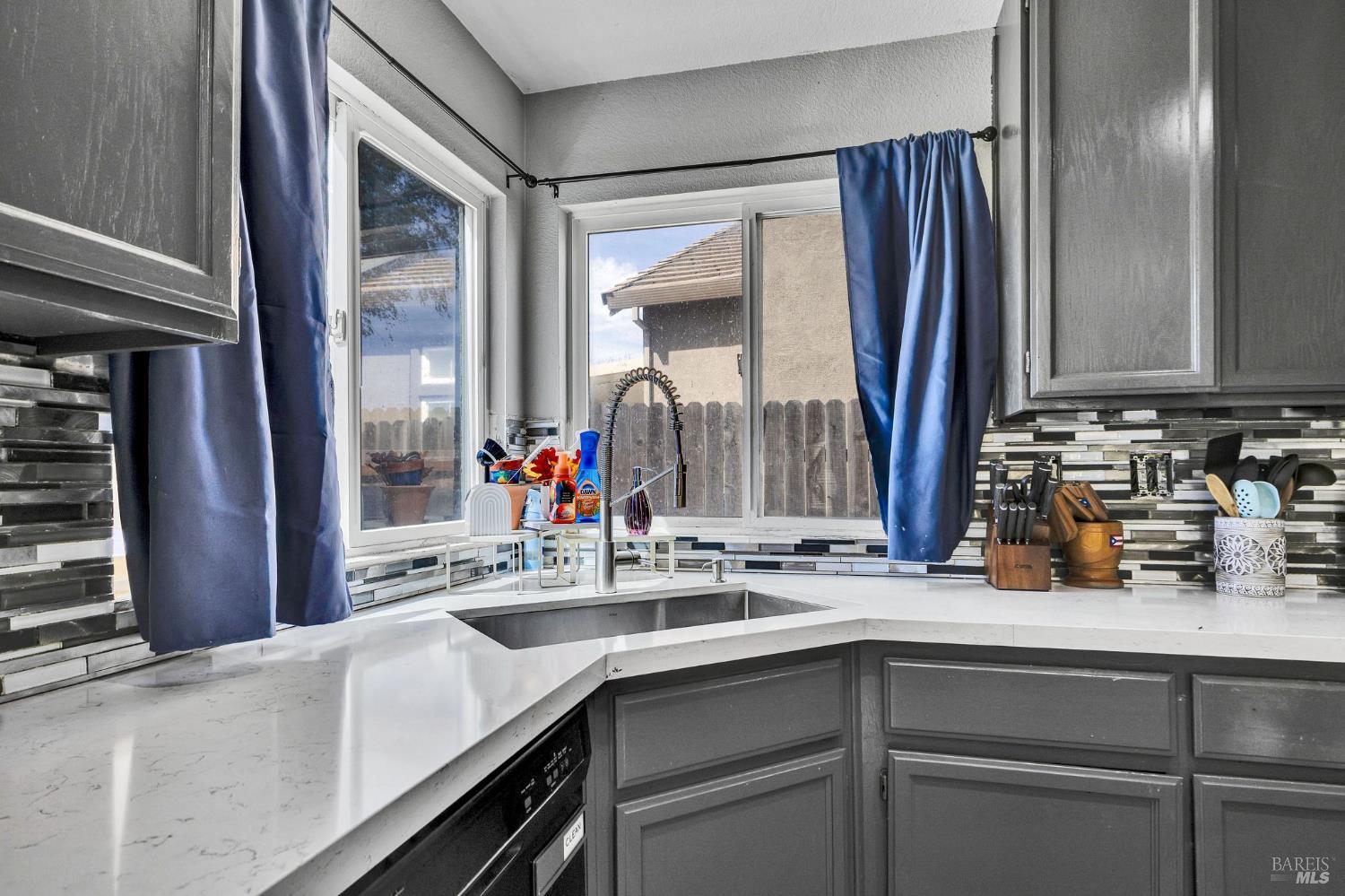1093 Cloverbrook Circle Vacaville CA 95687