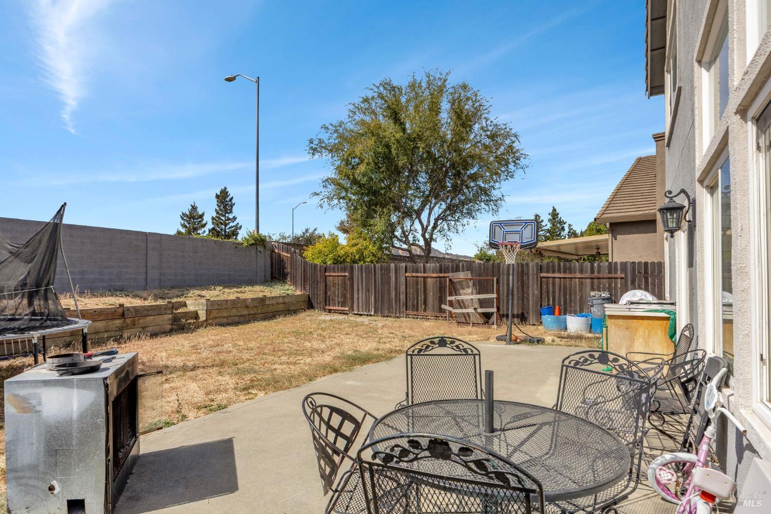 1093 Cloverbrook Circle Vacaville CA 95687