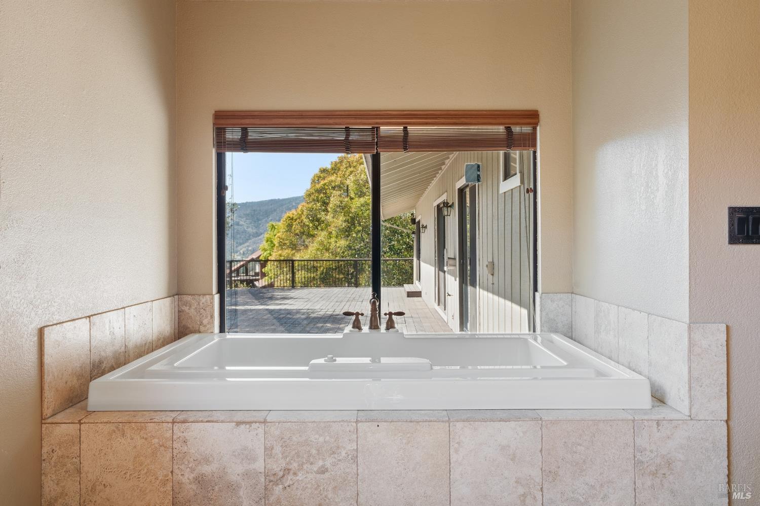 888 Watson Road Ukiah CA 95482