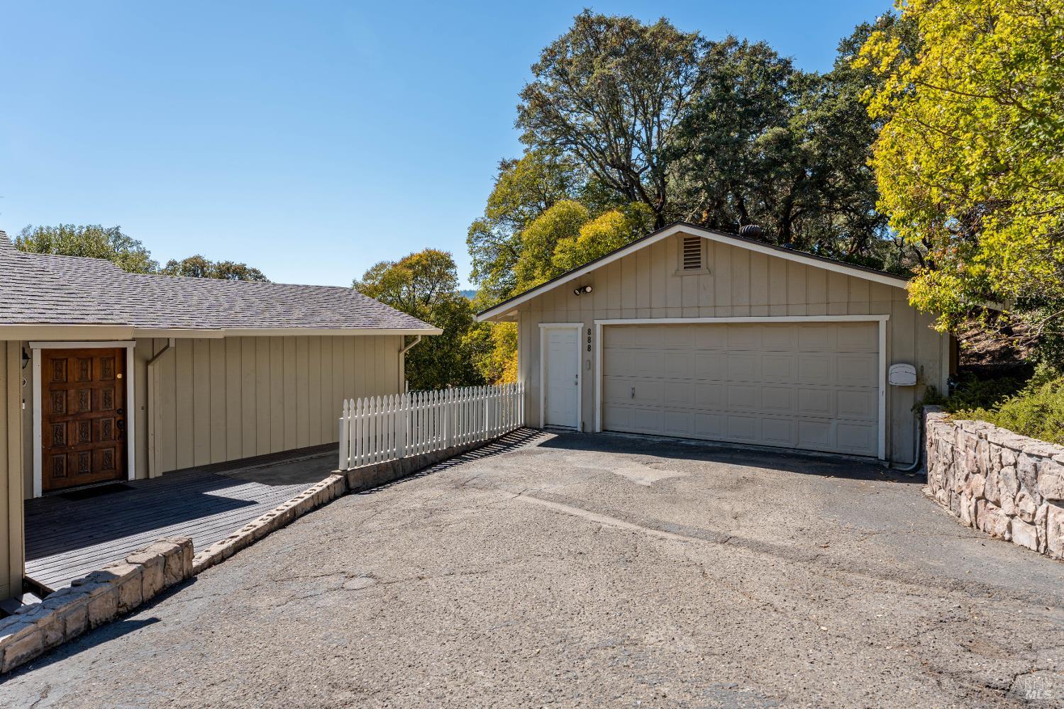 888 Watson Road Ukiah CA 95482