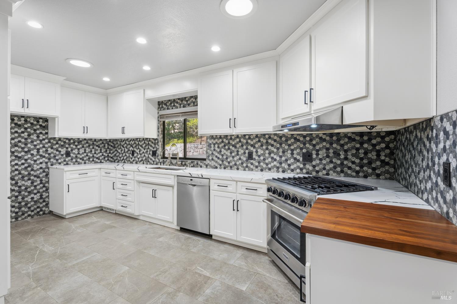 888 Watson Road Ukiah CA 95482