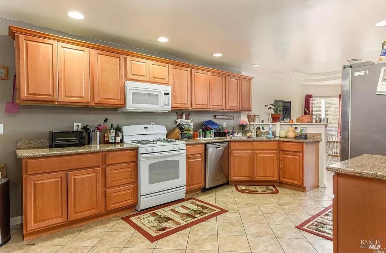 1648 Ronne Drive Santa Rosa CA 95404