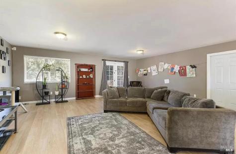 1648 Ronne Drive Santa Rosa CA 95404