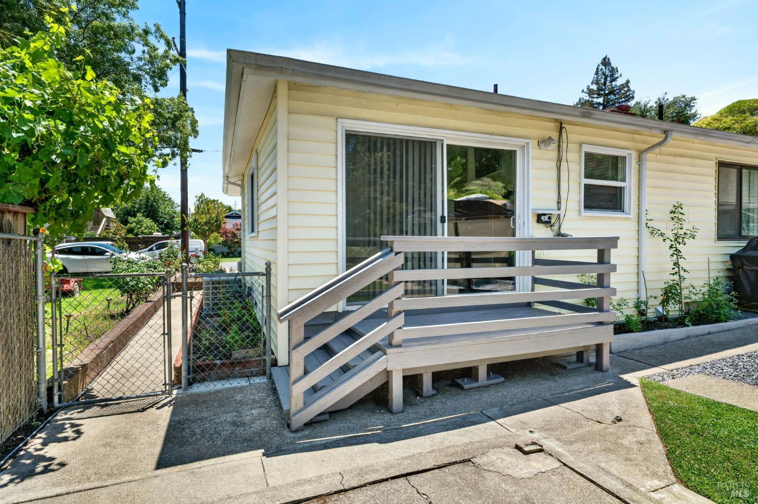 92 Oak Knoll Road Ukiah CA 95482