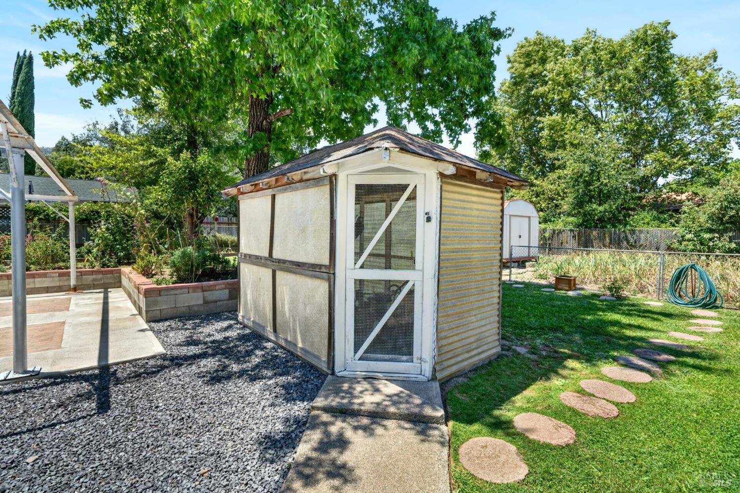 92 Oak Knoll Road Ukiah CA 95482