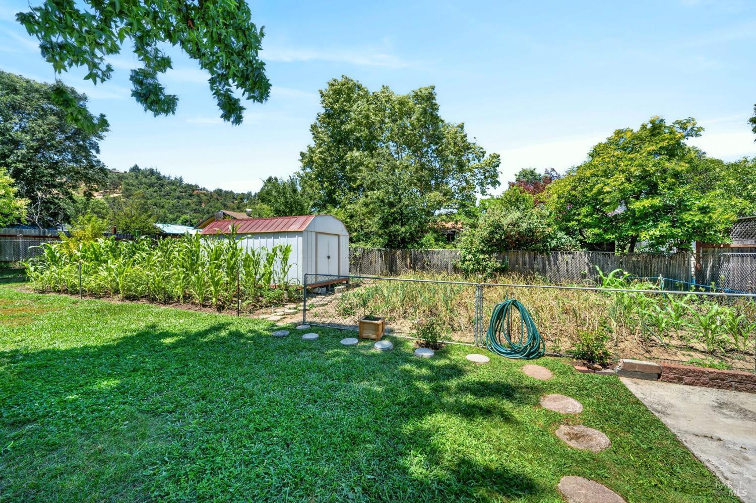 92 Oak Knoll Road Ukiah CA 95482
