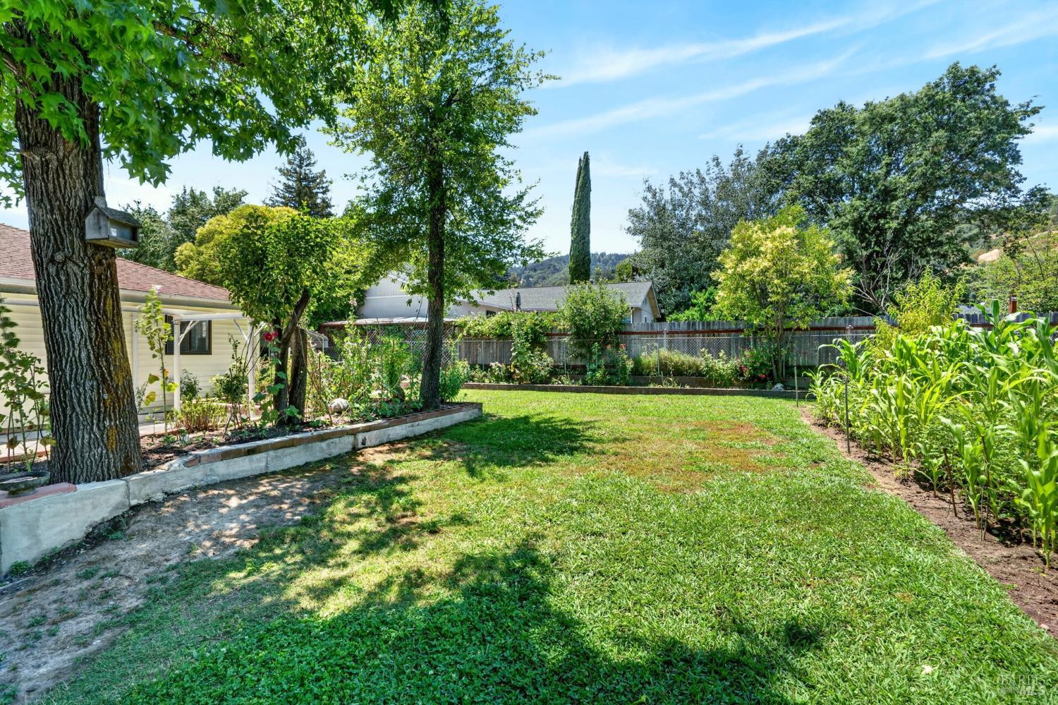 92 Oak Knoll Road Ukiah CA 95482