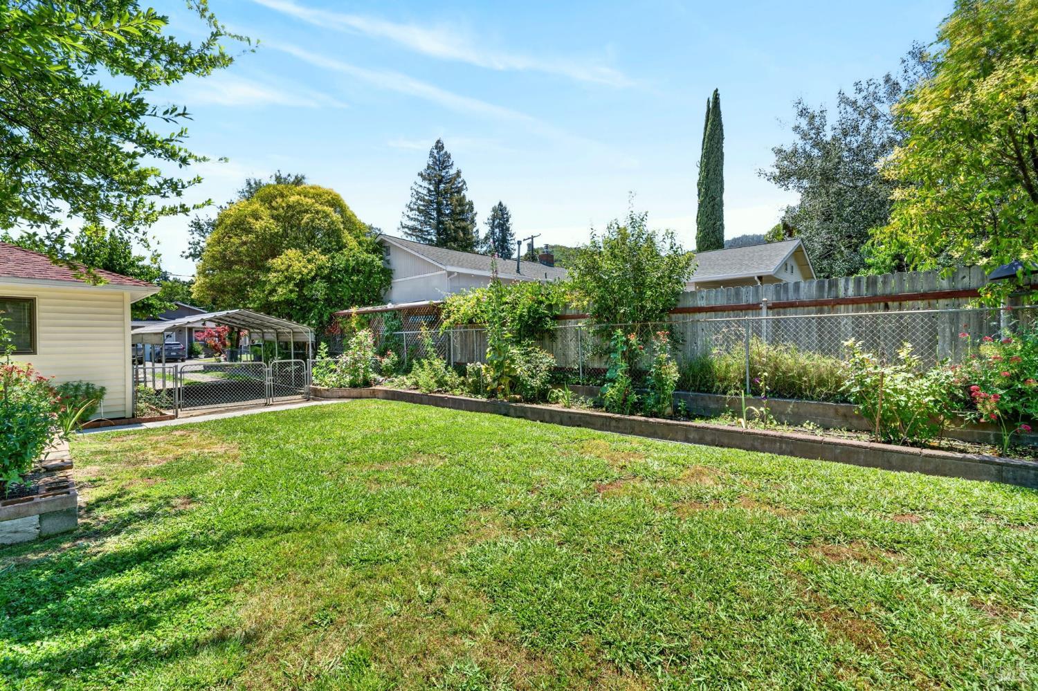 92 Oak Knoll Road Ukiah CA 95482