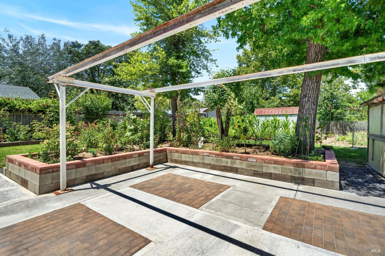 92 Oak Knoll Road Ukiah CA 95482