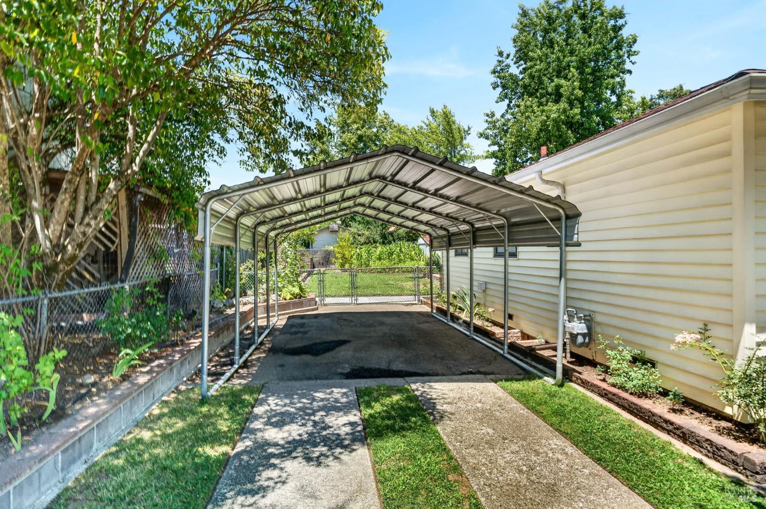 92 Oak Knoll Road Ukiah CA 95482