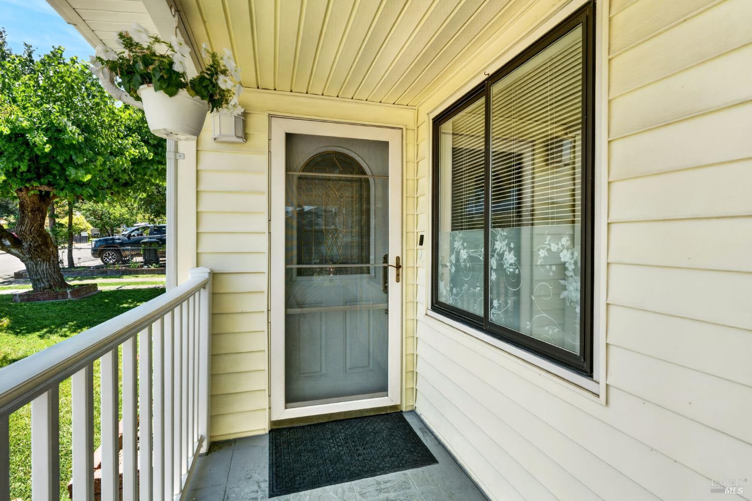 92 Oak Knoll Road Ukiah CA 95482