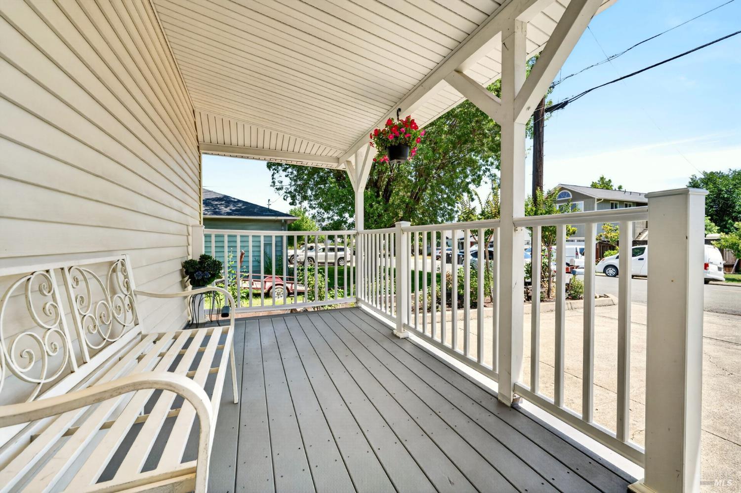 92 Oak Knoll Road Ukiah CA 95482