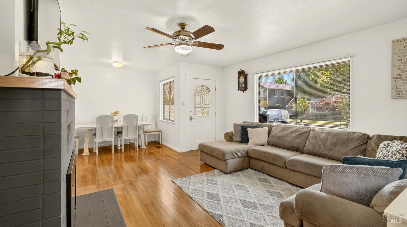 92 Oak Knoll Road Ukiah CA 95482