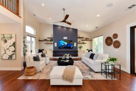 1802 Bella Vista Way Santa Rosa CA 95403