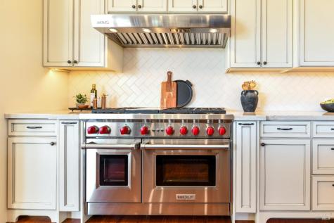1802 Bella Vista Way Santa Rosa CA 95403