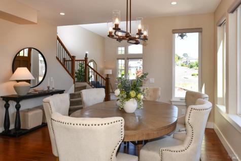 1802 Bella Vista Way Santa Rosa CA 95403