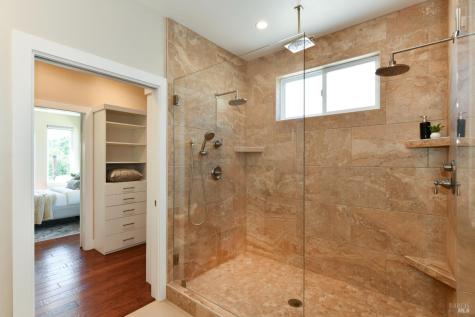 1802 Bella Vista Way Santa Rosa CA 95403