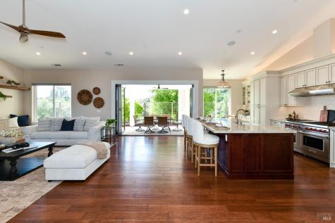 1802 Bella Vista Way Santa Rosa CA 95403