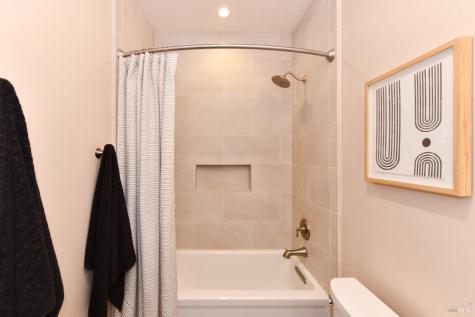 1802 Bella Vista Way Santa Rosa CA 95403