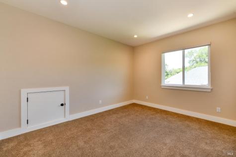 1802 Bella Vista Way Santa Rosa CA 95403