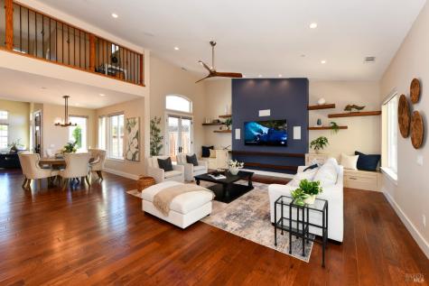 1802 Bella Vista Way Santa Rosa CA 95403