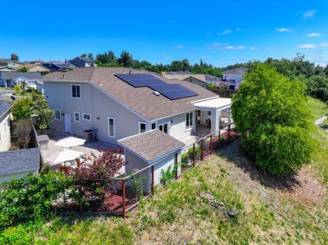 1802 Bella Vista Way Santa Rosa CA 95403