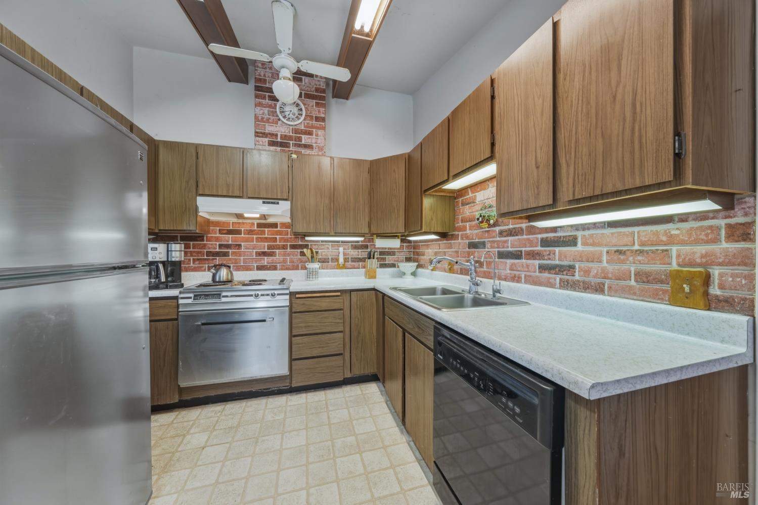 7295 Marina Court Clearlake CA 95422