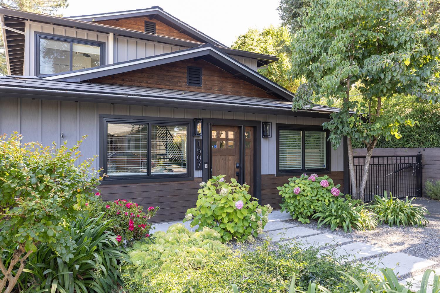 1507 Cedar Avenue Napa CA 94559