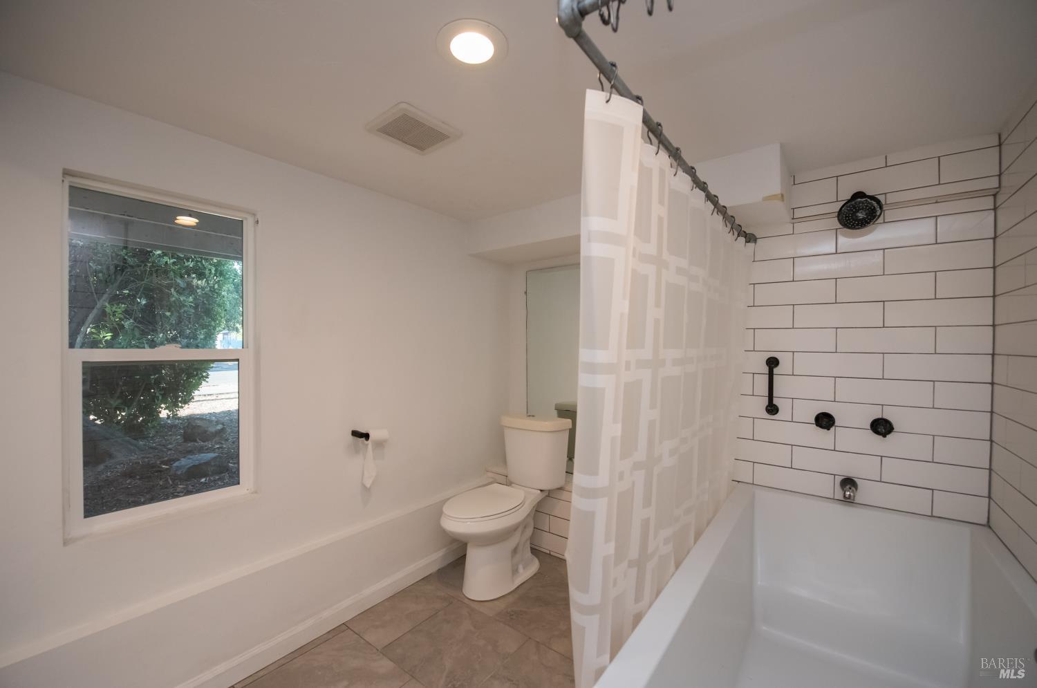 300 W 8th Street W Santa Rosa CA 95401