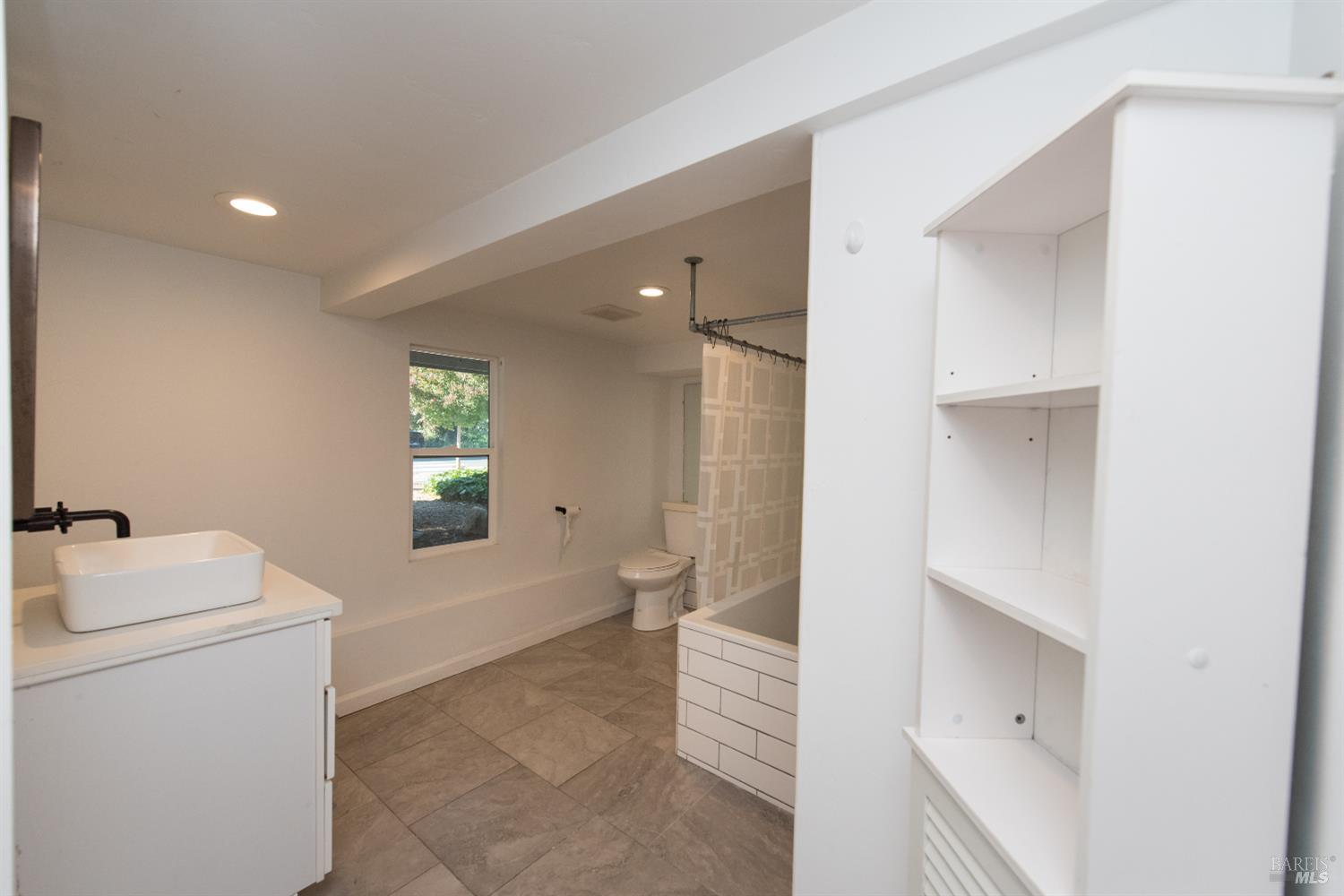 300 W 8th Street W Santa Rosa CA 95401