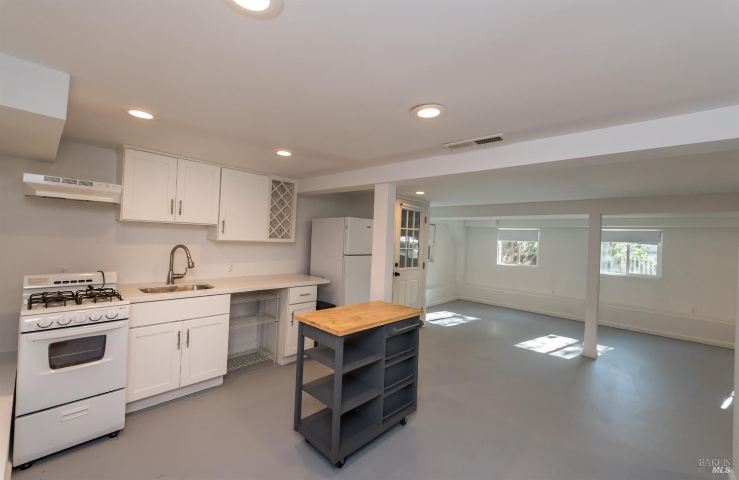 300 W 8th Street W Santa Rosa CA 95401