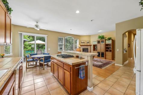 3554 Aikin Place Santa Rosa CA 95404