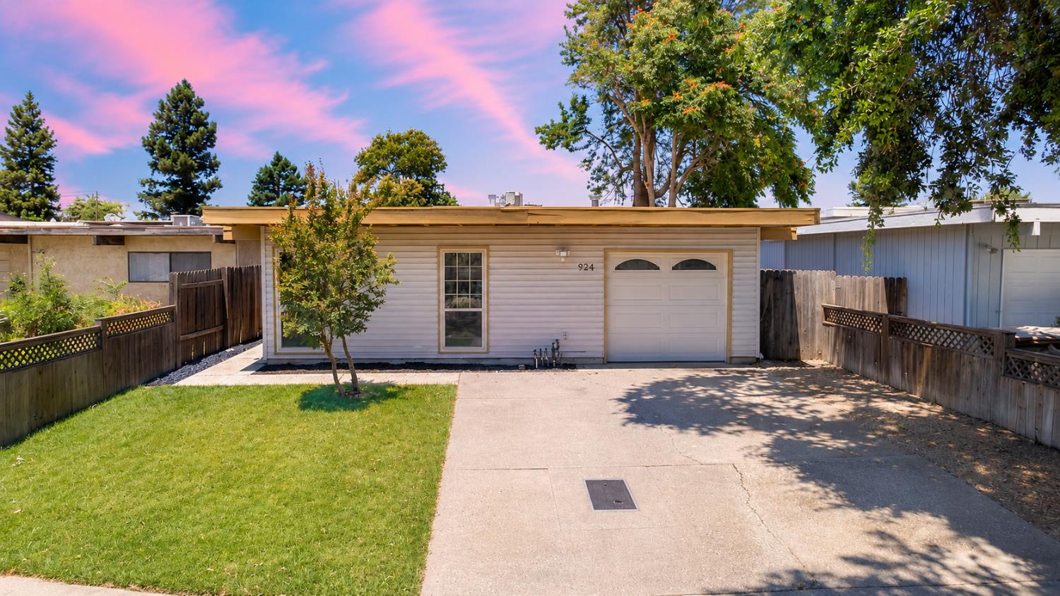 924 Del Oro Place Woodland CA 95695